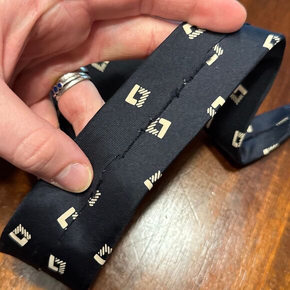 StringBeans Plus Vintage Black Narrow Tie Men’s 2.5” x 56” - Picture 5 of 5